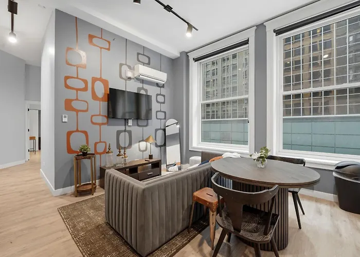 The Plymouth Chicago 4-Br Apartment In Printers Row - Free Parking, Gym & Rooftop 3* Chicago