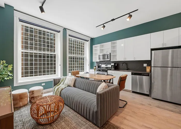 The Plymouth Chicago 4-Br Apartment In Printers Row - Free Parking, Gym & Rooftop Aparthotel