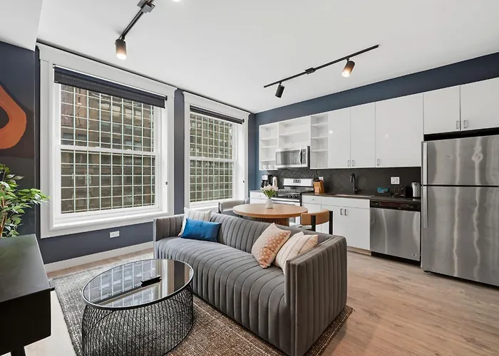 The Plymouth Chicago 4-Br Apartment In Printers Row - Free Parking, Gym & Rooftop Aparthotel