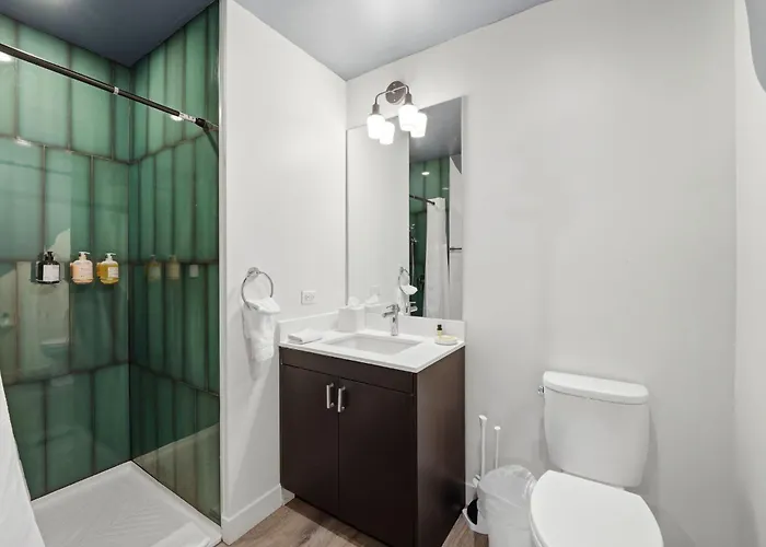 The Plymouth Chicago 4-Br Apartment In Printers Row - Free Parking, Gym & Rooftop Aparthotel